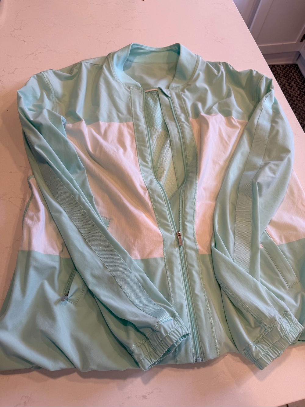 Lululemon track jacket size small